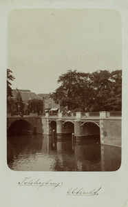 605999 Gezicht op Tolsteegbrug over de Stadsbuitengracht te Utrecht, met links de Bijlhouwerbrug.